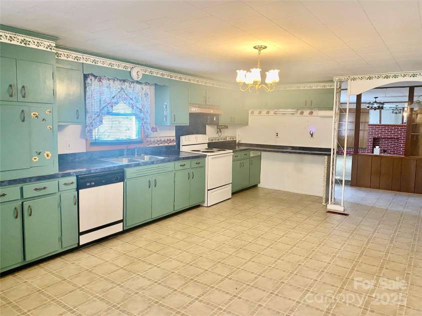 1773 Carlton Drive, Lenoir, NC 28645.  MLS# CAR4231289, YatesRealty ID 7360. Kitchen