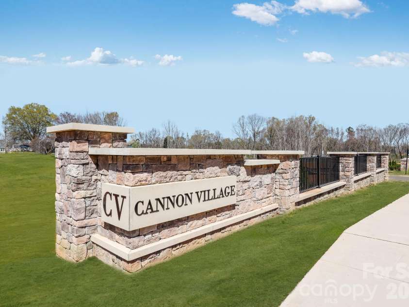 647 Sparano Loop, York, SC 29745.  MLS# CAR4345272, YatesRealty ID 7362. 