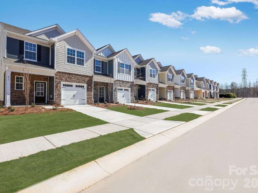 631 Sparano Loop, York, SC 29745.  MLS# CAR4345268, YatesRealty ID 7363. 