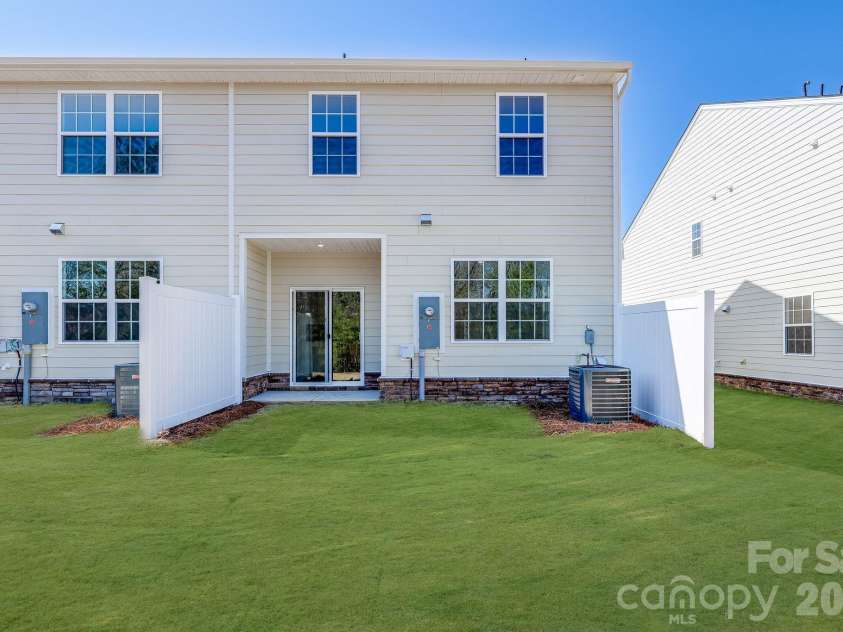 631 Sparano Loop, York, SC 29745.  MLS# CAR4345268, YatesRealty ID 7363. 