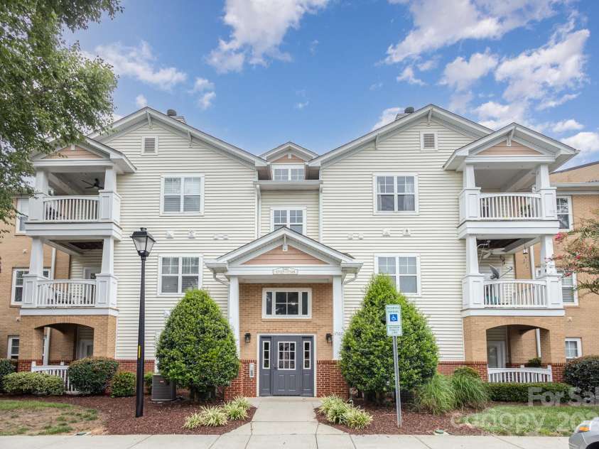 17135 Red Feather Drive, Charlotte, NC 28277.  MLS# CAR4168638, YatesRealty ID 7364. 