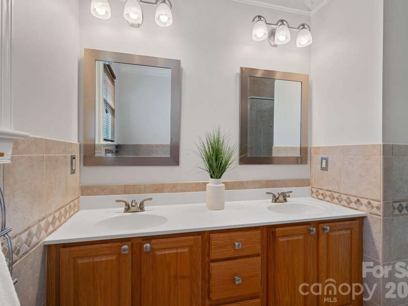 115 Pine Cliff Lane, Mooresville, NC 28117.  MLS# CAR4354716, YatesRealty ID 7368. 