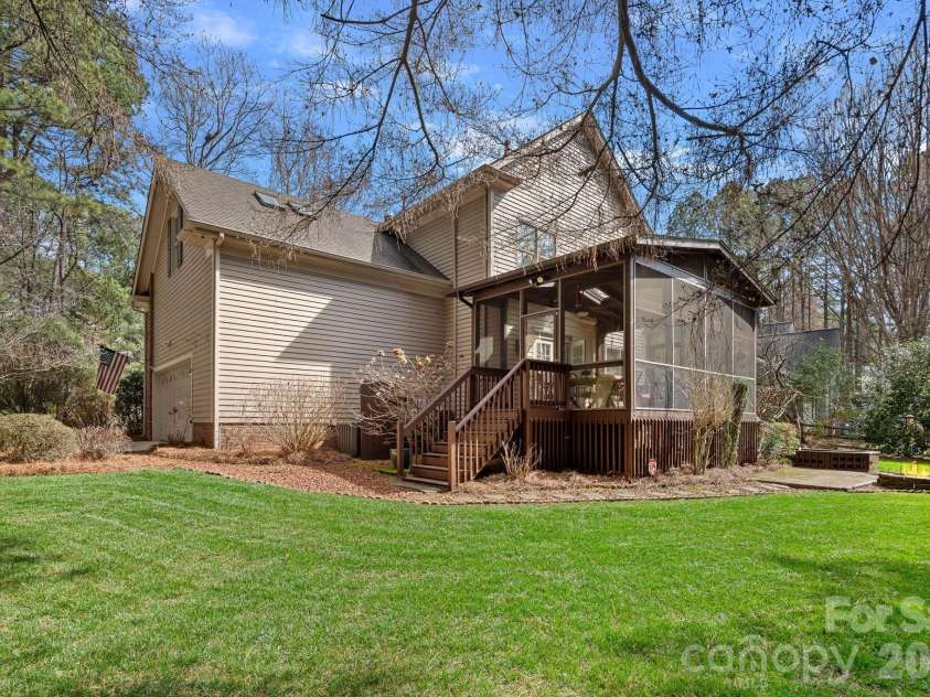 115 Pine Cliff Lane, Mooresville, NC 28117.  MLS# CAR4354716, YatesRealty ID 7368. 