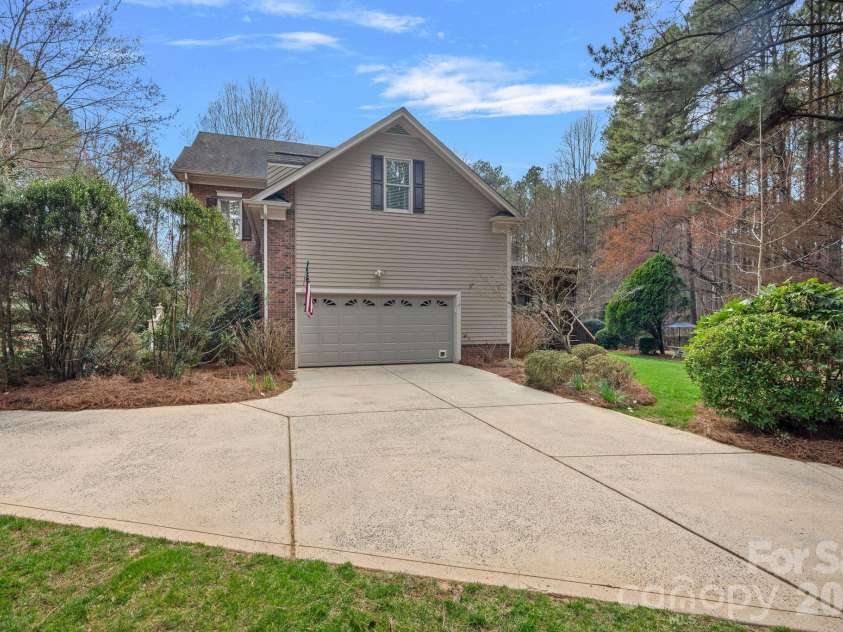 115 Pine Cliff Lane, Mooresville, NC 28117.  MLS# CAR4354716, YatesRealty ID 7368. 