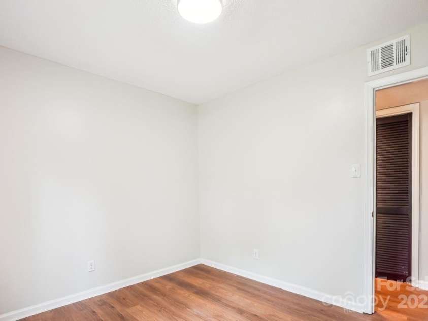 1162 Westover Circle, Rock Hill, SC 29732.  MLS# CAR4242609, YatesRealty ID 7369. 