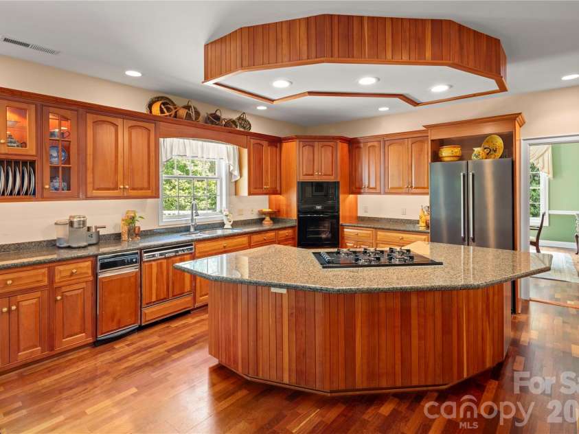 842 Rickel Drive, Hendersonville, NC 28739.  MLS# CAR4273464, YatesRealty ID 7369. 