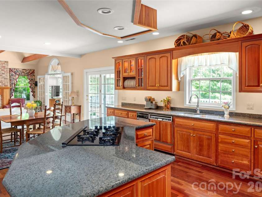 842 Rickel Drive, Hendersonville, NC 28739.  MLS# CAR4273464, YatesRealty ID 7369. 