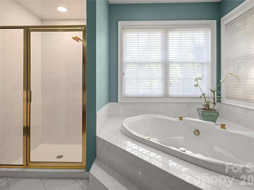 842 Rickel Drive, Hendersonville, NC 28739.  MLS# CAR4273464, YatesRealty ID 7369. 