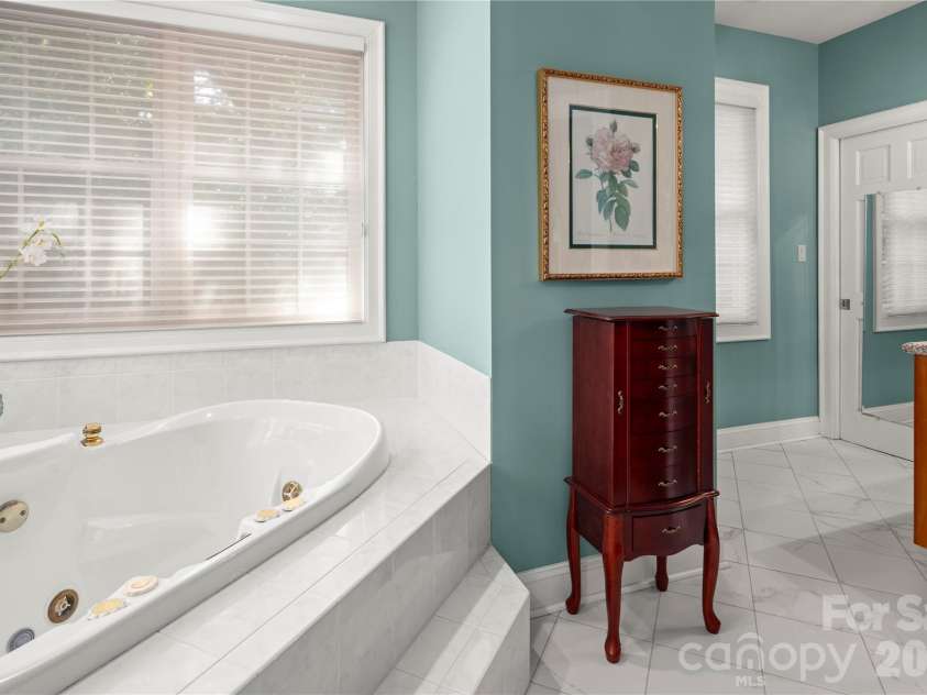 842 Rickel Drive, Hendersonville, NC 28739.  MLS# CAR4273464, YatesRealty ID 7369. 