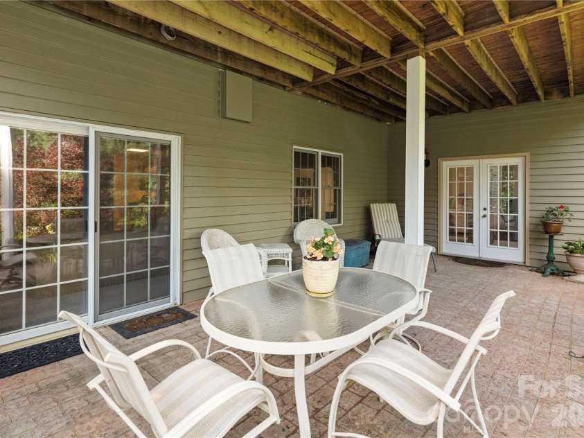 842 Rickel Drive, Hendersonville, NC 28739.  MLS# CAR4273464, YatesRealty ID 7369. 