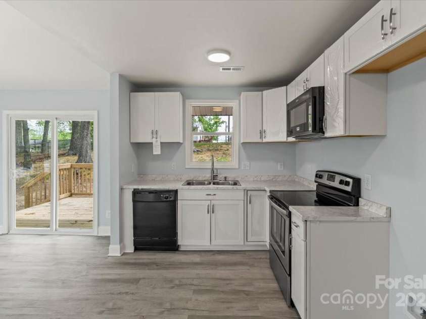 313 Villa Street, Kannapolis, NC 28083.  MLS# CAR4247163, YatesRealty ID 7370. 