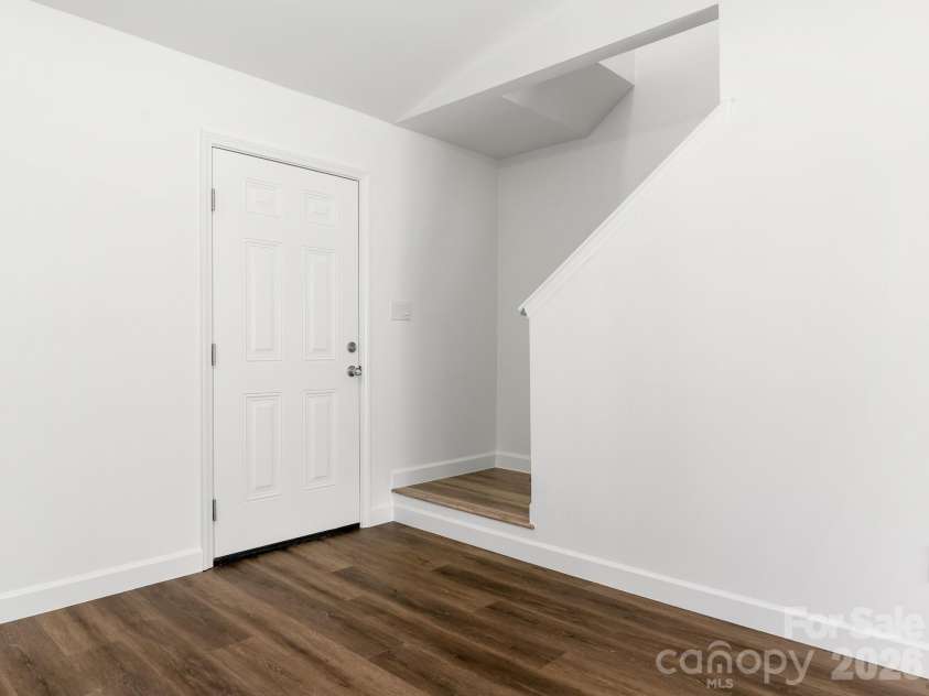 6223 Whitewater Drive, Charlotte, NC 28214.  MLS# CAR4359307, YatesRealty ID 7370. Foyer