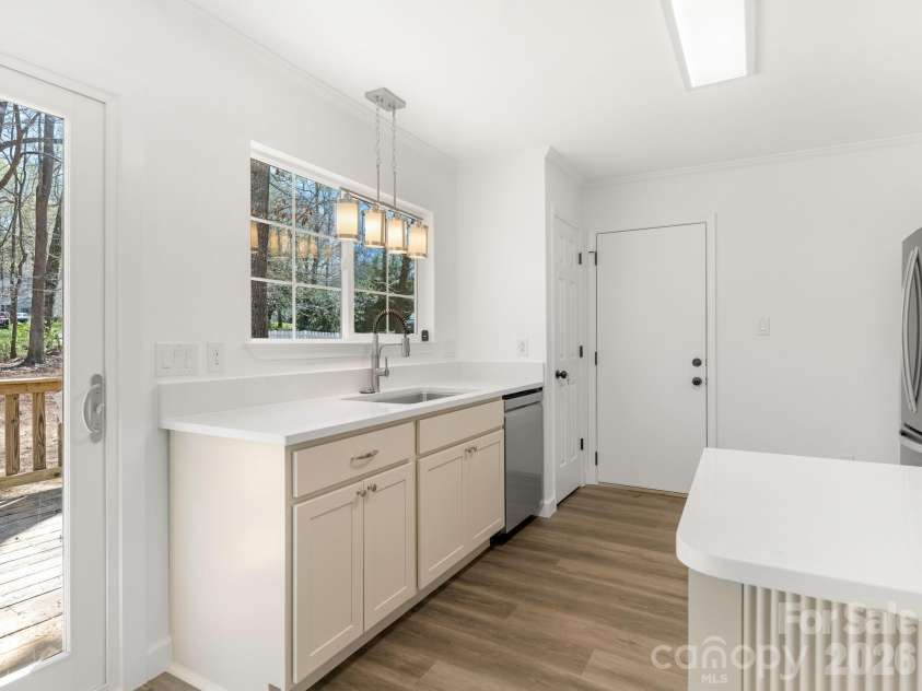 6223 Whitewater Drive, Charlotte, NC 28214.  MLS# CAR4359307, YatesRealty ID 7370. Kitchen