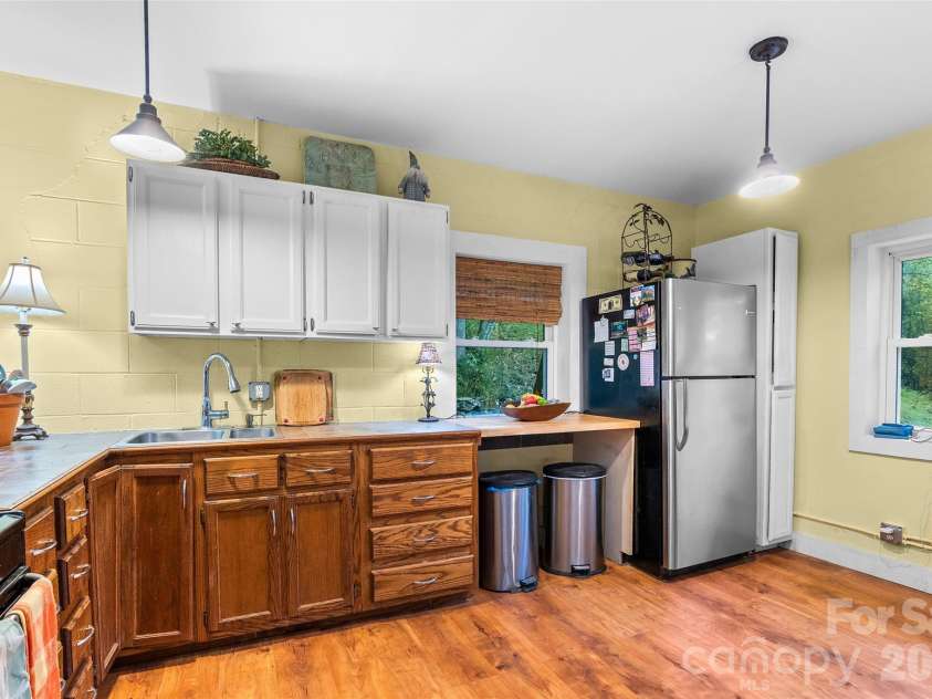 1087 Turkey Creek Road, Leicester, NC 28748.  MLS# CAR4358676, YatesRealty ID 7371. Kitchen