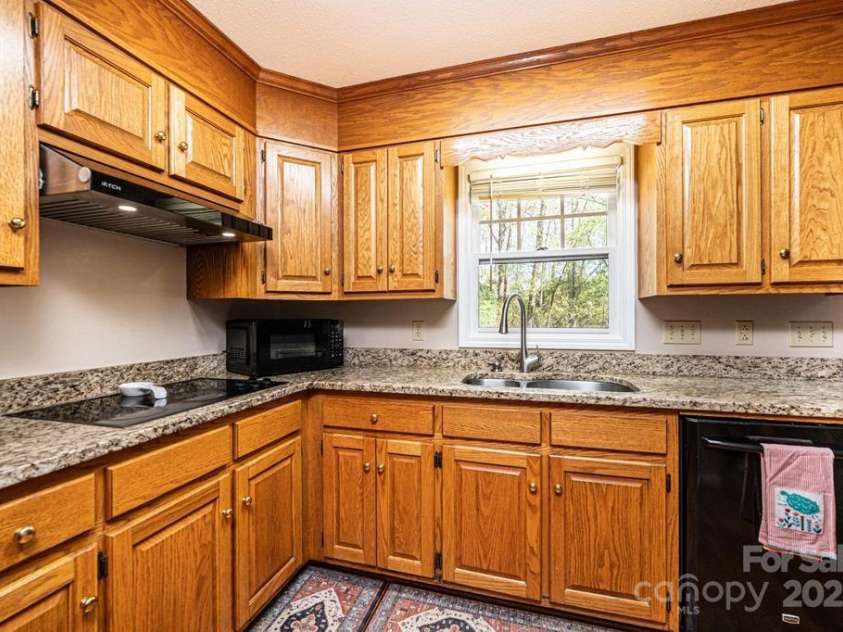 1524 Court Circle, Newton, NC 28658.  MLS# CAR4247283, YatesRealty ID 7372. 