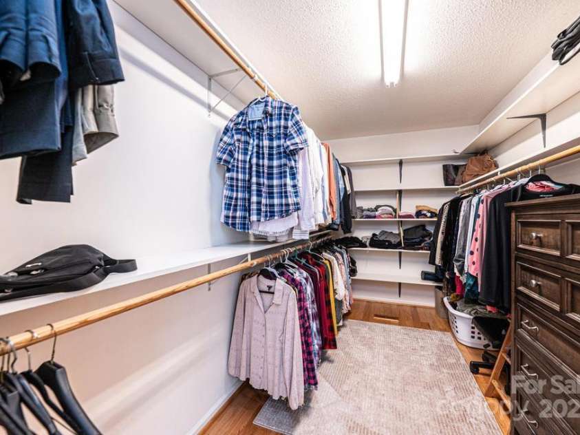 1524 Court Circle, Newton, NC 28658.  MLS# CAR4247283, YatesRealty ID 7372. 