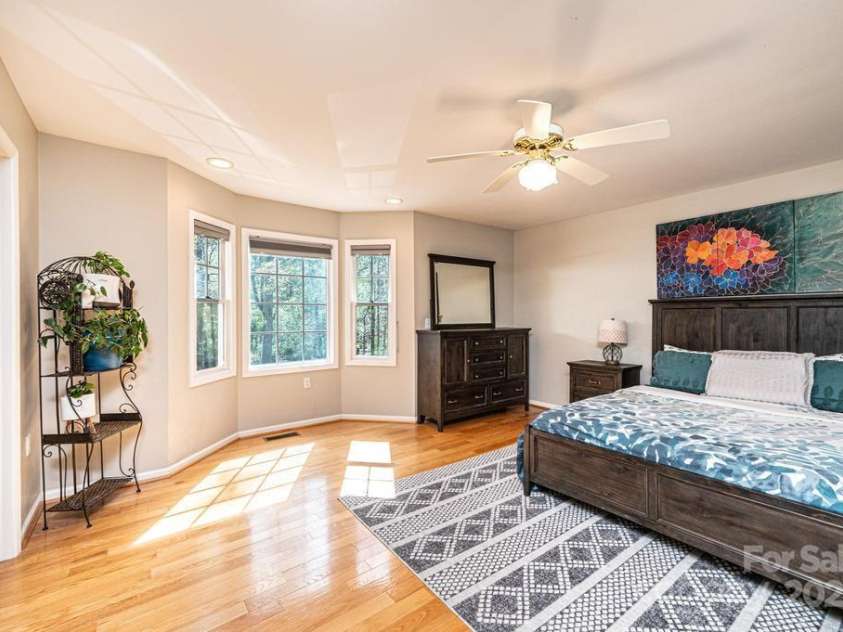 1524 Court Circle, Newton, NC 28658.  MLS# CAR4247283, YatesRealty ID 7372. 