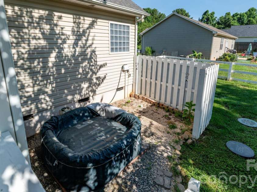 235 Kendra Drive, Mooresville, NC 28117.  MLS# CAR4389102, YatesRealty ID 7373. 