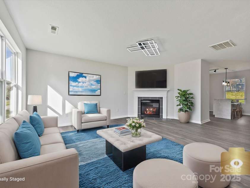 3201 Decapolis Drive, Charlotte, NC 28215.  MLS# CAR4282922, YatesRealty ID 7373. 