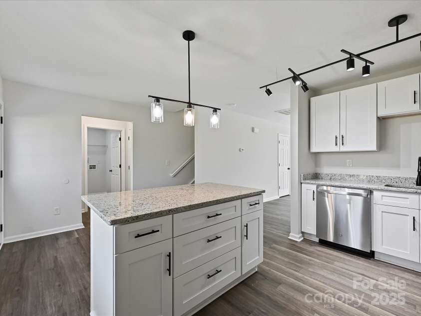 3201 Decapolis Drive, Charlotte, NC 28215.  MLS# CAR4282922, YatesRealty ID 7373. 