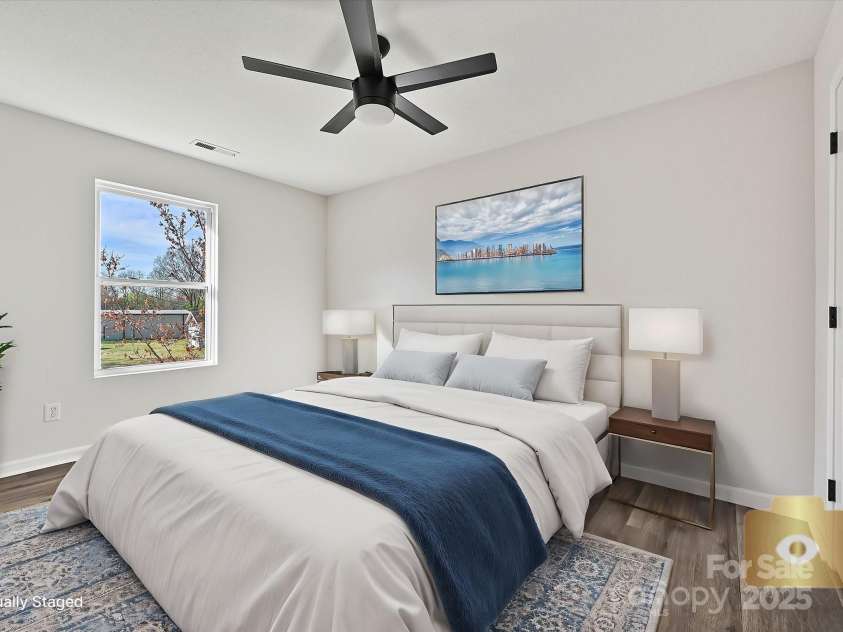 3201 Decapolis Drive, Charlotte, NC 28215.  MLS# CAR4282922, YatesRealty ID 7373. 