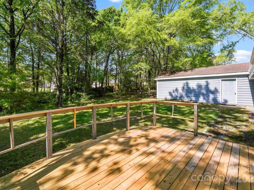 1938 Dembrigh Lane, Charlotte, NC 28262.  MLS# CAR4248394, YatesRealty ID 7375. 