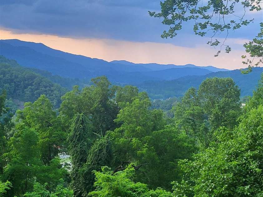 408 Whispering Winds Road, Waynesville, NC 28785.  MLS# CAR4305931, YatesRealty ID 7375. 