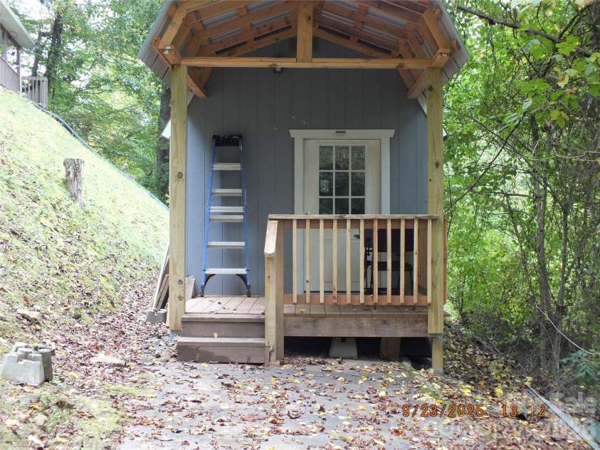 408 Whispering Winds Road, Waynesville, NC 28785.  MLS# CAR4305931, YatesRealty ID 7375. 