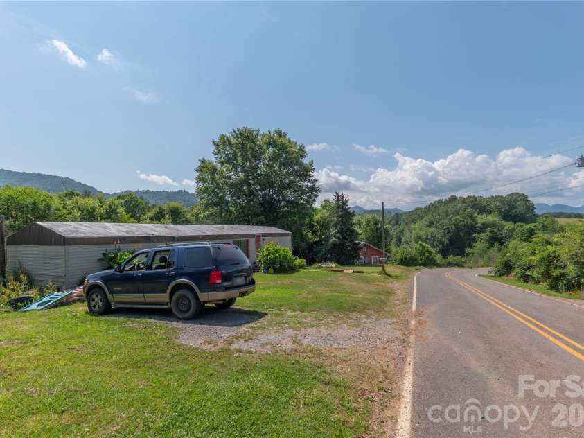 492, 518 and 524 Scruggs Circle, Canton, NC 28716.  MLS# CAR4050806, YatesRealty ID 7376. 
