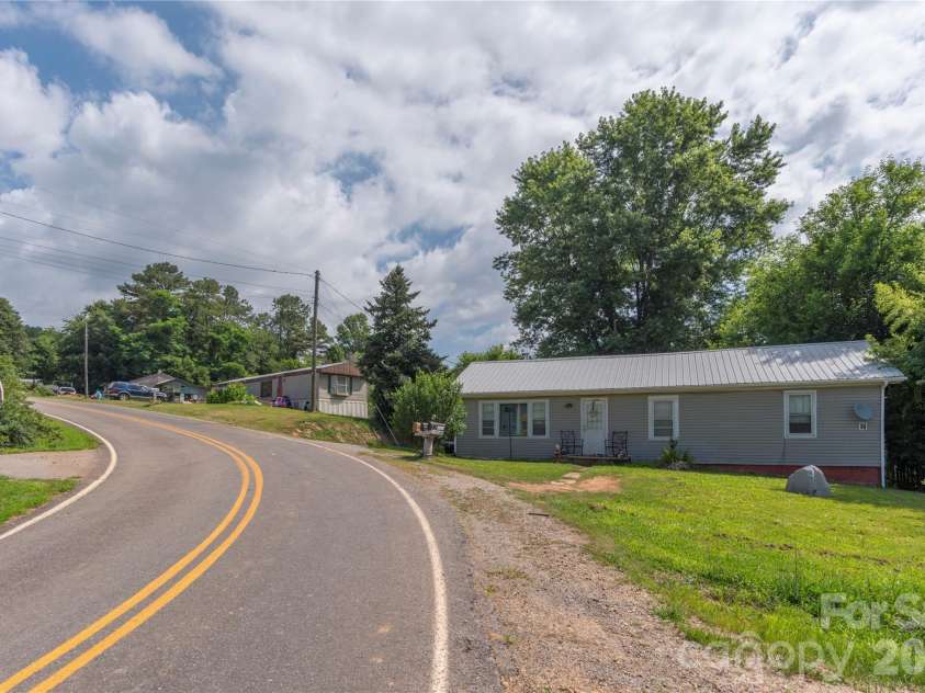 492, 518 and 524 Scruggs Circle, Canton, NC 28716.  MLS# CAR4050806, YatesRealty ID 7376. 