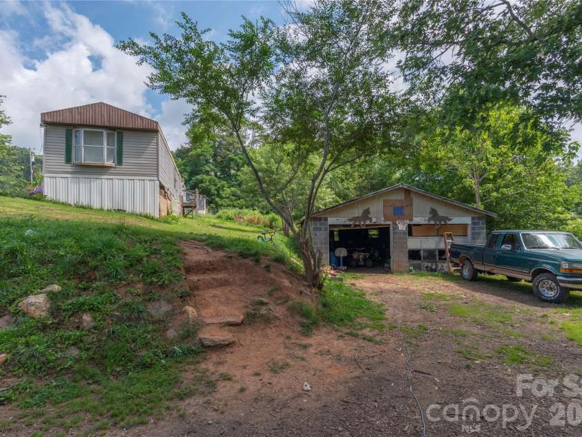 492, 518 and 524 Scruggs Circle, Canton, NC 28716.  MLS# CAR4050806, YatesRealty ID 7376. 