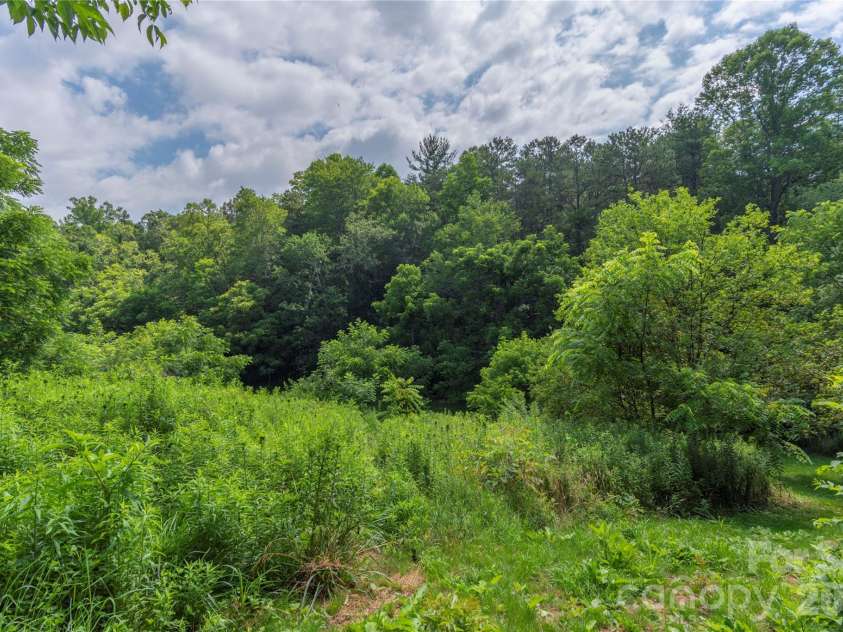 492, 518 and 524 Scruggs Circle, Canton, NC 28716.  MLS# CAR4050806, YatesRealty ID 7376. 