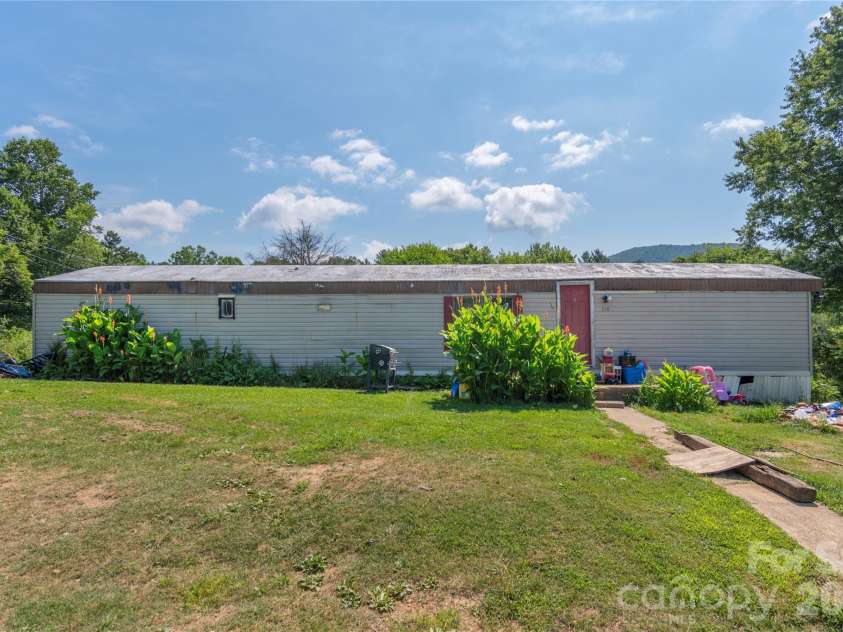 492, 518 and 524 Scruggs Circle, Canton, NC 28716.  MLS# CAR4050806, YatesRealty ID 7376. 