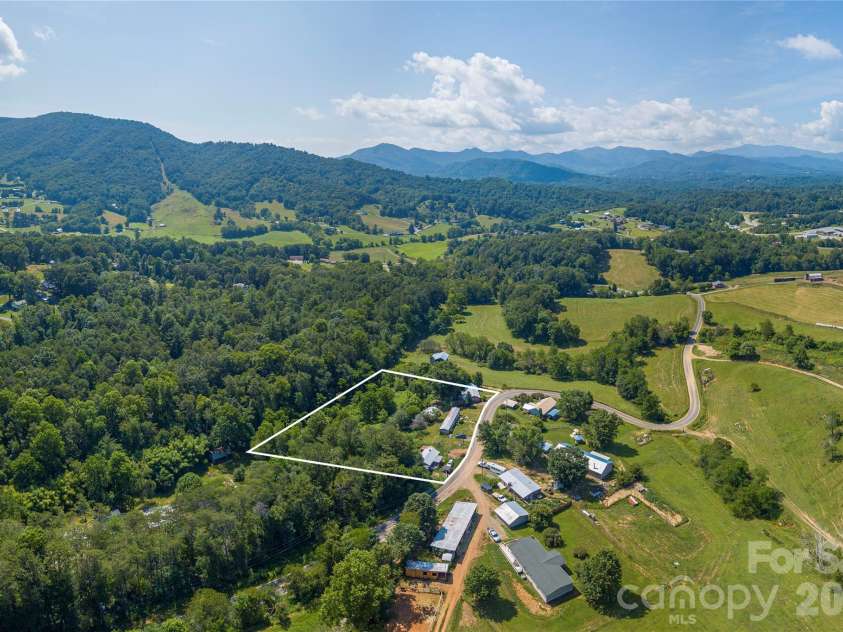 492, 518 and 524 Scruggs Circle, Canton, NC 28716.  MLS# CAR4050806, YatesRealty ID 7376. 
