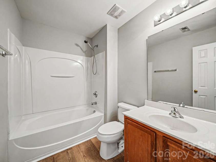 503 Delta Drive, Fort Mill, SC 29715.  MLS# CAR4340224, YatesRealty ID 7378. Upstairs Bath