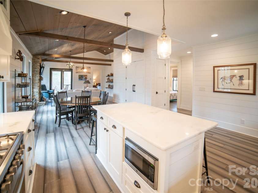2004 Fergusons Folly Drive, Nebo, NC 28761.  MLS# CAR4349625, YatesRealty ID 7379. 