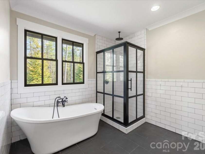 2004 Fergusons Folly Drive, Nebo, NC 28761.  MLS# CAR4349625, YatesRealty ID 7379. 
