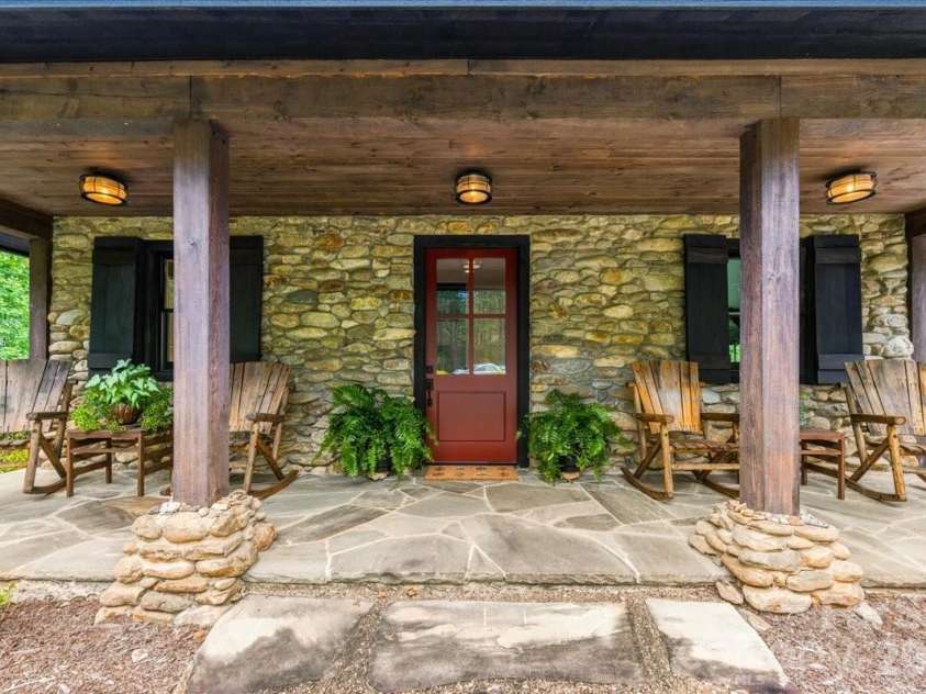 2004 Fergusons Folly Drive, Nebo, NC 28761.  MLS# CAR4349625, YatesRealty ID 7379. Front porch