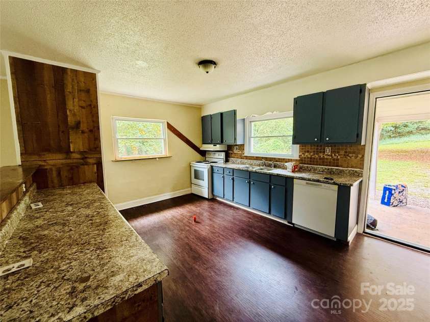 126 Penguin Lane, Statesville, NC 28625.  MLS# CAR4300681, YatesRealty ID 738. 