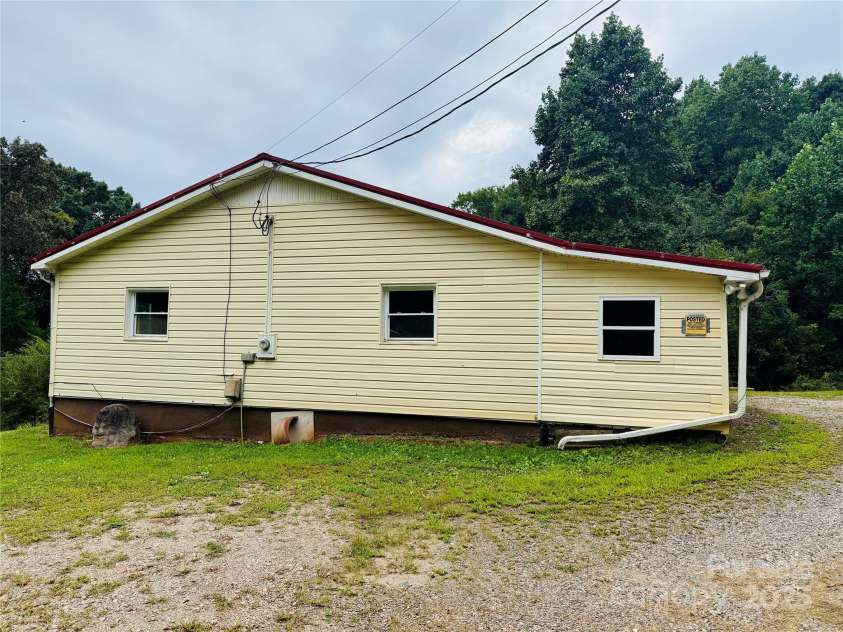 126 Penguin Lane, Statesville, NC 28625.  MLS# CAR4300681, YatesRealty ID 738. 