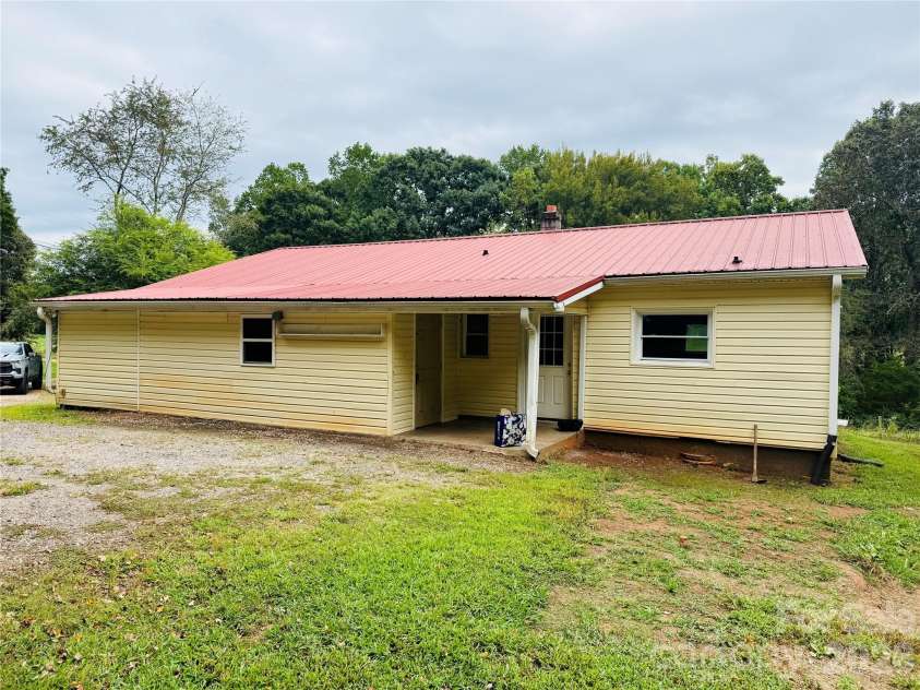 126 Penguin Lane, Statesville, NC 28625.  MLS# CAR4300681, YatesRealty ID 738. 
