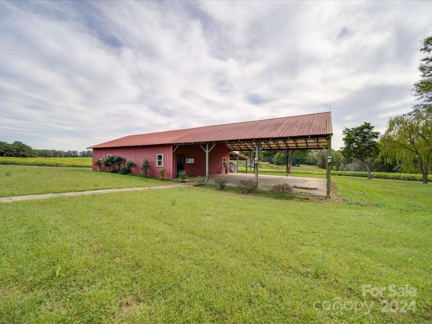 8510 Olive Branch Road, Marshville, NC 28103.  MLS# CAR4189681, YatesRealty ID 738. Shop