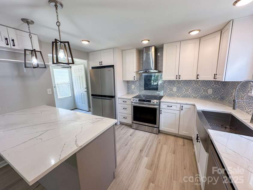 7812 Highbanks Court, Charlotte, NC 28212.  MLS# CAR4232005, YatesRealty ID 7380. 