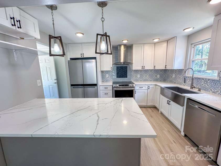 7812 Highbanks Court, Charlotte, NC 28212.  MLS# CAR4232005, YatesRealty ID 7380. 