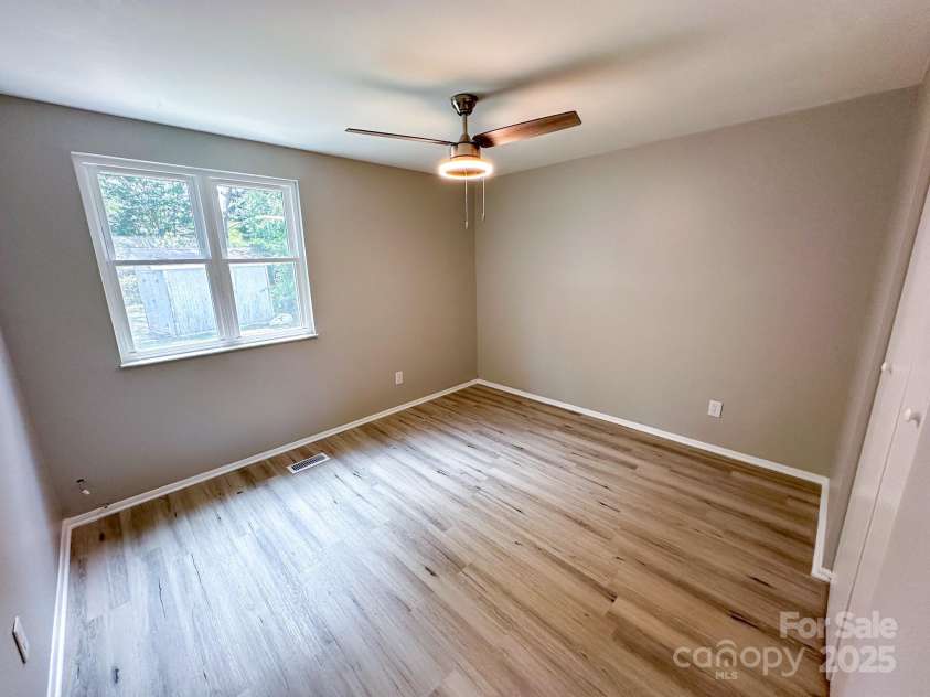 7812 Highbanks Court, Charlotte, NC 28212.  MLS# CAR4232005, YatesRealty ID 7380. 