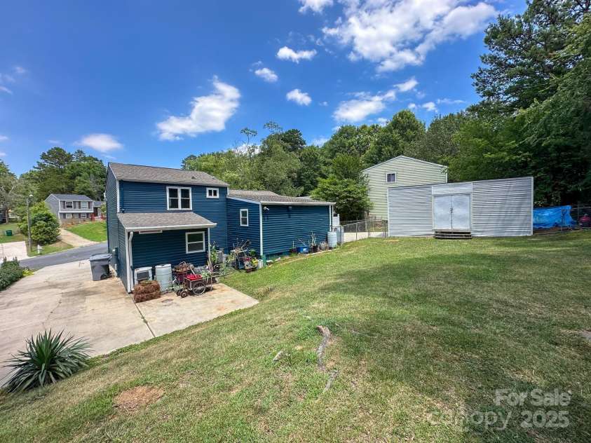 7812 Highbanks Court, Charlotte, NC 28212.  MLS# CAR4232005, YatesRealty ID 7380. 