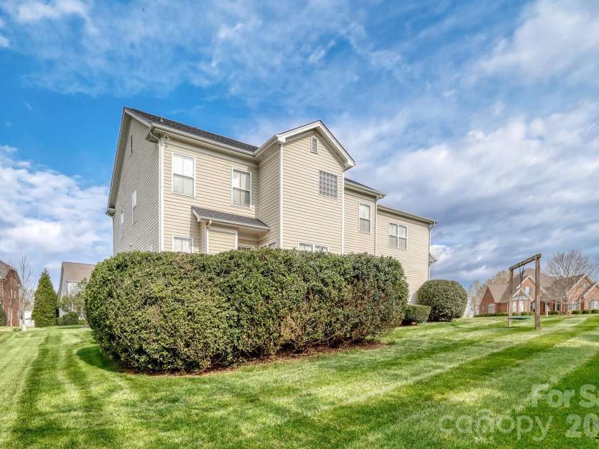 105 Fox Tail Court, Statesville, NC 28677.  MLS# CAR4336365, YatesRealty ID 7381. 