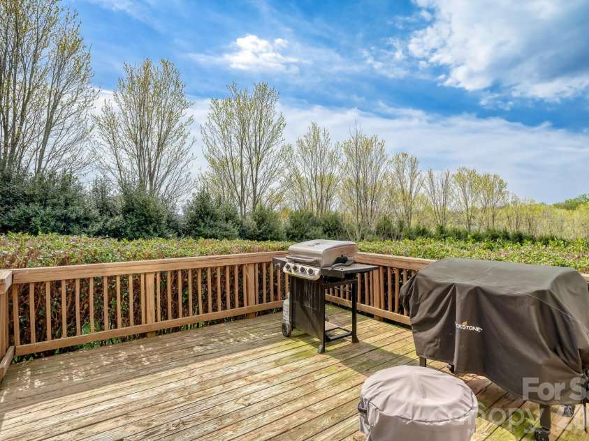105 Fox Tail Court, Statesville, NC 28677.  MLS# CAR4336365, YatesRealty ID 7381. 