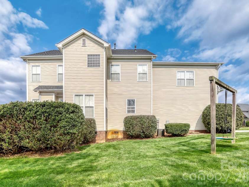105 Fox Tail Court, Statesville, NC 28677.  MLS# CAR4336365, YatesRealty ID 7381. 