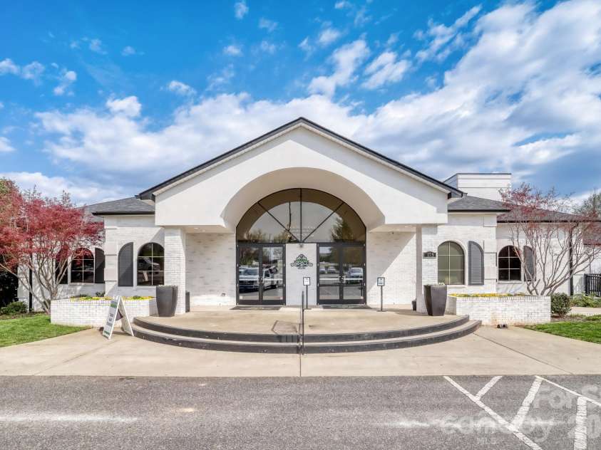 105 Fox Tail Court, Statesville, NC 28677.  MLS# CAR4336365, YatesRealty ID 7381. 